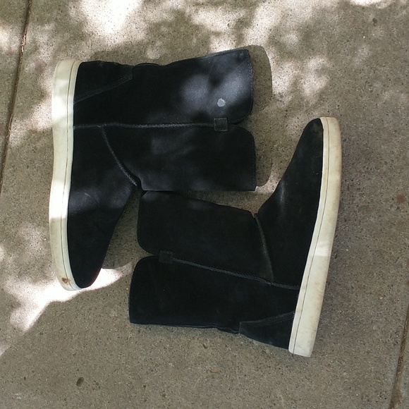 Bearpaw boots - Picture 1 of 5